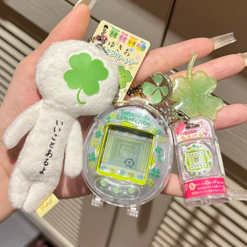 Bandai Model Tamagotchi - バンダイたまごっち コネクションバージョン - 新しい四つ葉のクローバー & タピオカティーシリーズ