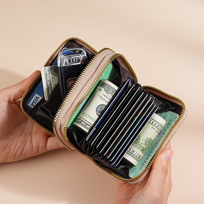 K-poB フィギュア財布 女性用グリッタースパンコール財布 - Card Top Loader のレビューと価格